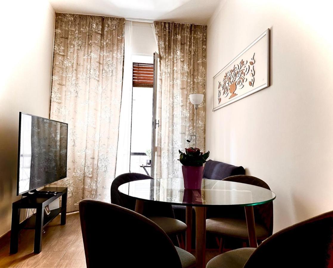 Maison D'or - Via Cecchi Apartment *